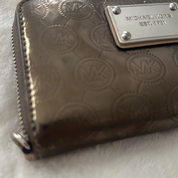 Michael Kors Jet Set Travel Continental Black Zip Around Wallet - Picture 5 of 7